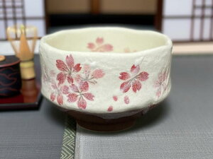  q Z ~j  {  Y o   aH    ܂     킢 ƃJtF Mtg  q 