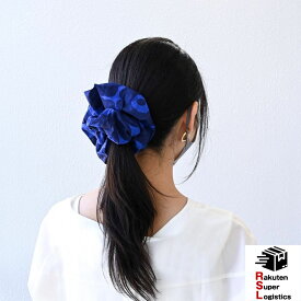 楽天スーパーロジ出荷 マリメッコ marimekko シュシュ Ruusunkukka Unikko ブルー×ダークブルー 091178 055 北欧雑貨 【RSL】