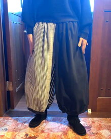 新作入荷！エスニックパンツ バギーパンツ ワイドパンツ タイパンツ エスニック アジア 個性派 水玉 ドット柄 モノクロ エスニックスタイル アジアンスタイル パンツ ユニセックス レディース メンズ フリーサイズ ストライプ柄 エスニックファッション 縦縞