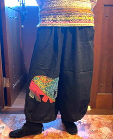 新作入荷！エスニックパンツ バギーパンツ ワイドパンツ タイパンツ エスニック アジア 個性派 ストライプ柄 モノクロ エスニックスタイル アジアンスタイル パンツ ユニセックス レディース メンズ フリーサイズ ストライプ柄 エスニックファッション 縦縞　ゲッコー