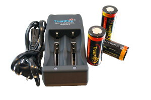 TrustFire TR-006 �[�d��+TrustFire �o�b�e���| 26650 5000mAh 3�{�Z�b�g �g���X�g�t�@�C���[�o�b�e���[�`���[�W���[+�o�b�e���[�Z�b�g