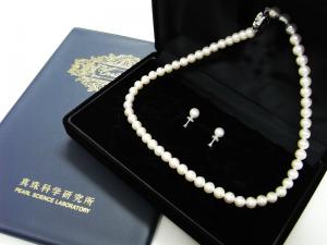 オーロラ花珠あこや本真珠パールネックレス8.0~8.5mm+イヤリングセット【送料無料】【専用ケース・鑑別書付】【0222pearl】【smtb-m】【送料無料_0927】【sm15-17】【楽ギフ_包装】
