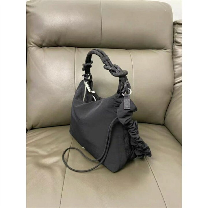 楽天市場】ルルレモン lululemon Convertible Ruched Crossbody Bag 