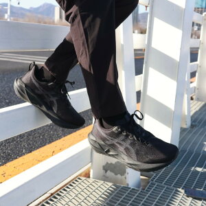 { AVbNX m@uXg ubN jp jOV[Y Asics Novablast 5 Black Carrier Grey 1011B974-002