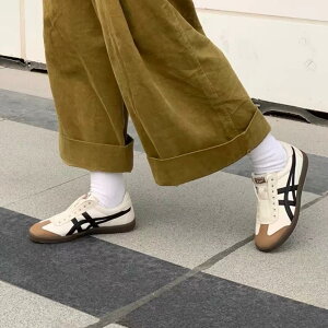 ���{������ Onitsuka Tiger Tokuten Slip-On �I�j�c�J�^�C�K�[ �g�N�e�� �X���b�v�I�� �z���C�g�u���E�� �j�����p�X�j�[�J�[ White Brown 1183C248-200