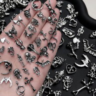 Chisafly ネイルパーツ パンク 詰め合わせ 50個セット クロス 十字架 蛇 ハロウィン スカル クモの巣 レ…
