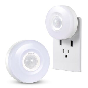 YELKO 人感 センサーライト コンセント 明るさ調節機能 フットライト 室内 ルームライト夜間常時点灯ライト 電球色 省エネ 眩しくない光 安心な素材 廊下 寝室…