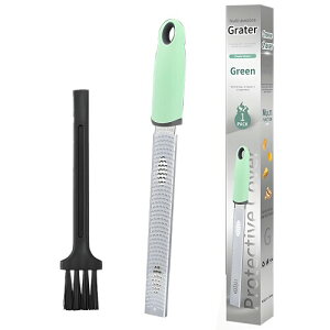 YONGDING おろしき器 手動おろし器 大根 チーズ すり 生姜 おろし器 にんにくおろし器 チーズスライサー にんにく削り ステンレス製 軽量 お手入れ簡単 ブラシ付き 保護カバー付き (green)