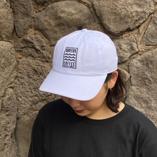 ニューヨークで生まれの帽子メーカー ニューハッタン を使用 SALE 99%OFF SURFERS COFFEE ロゴ ベースボールキャップ [再販ご予約限定送料無料] 刺繍 全3色