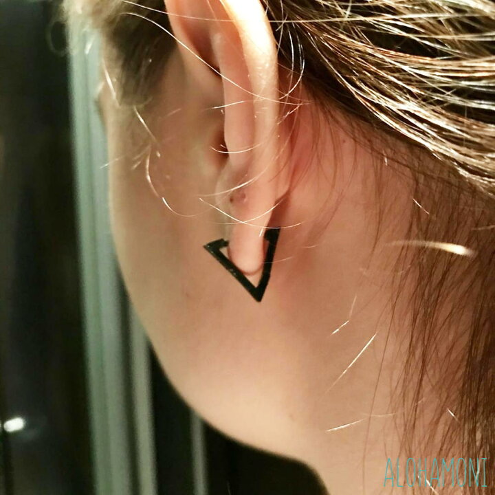 楽天市場 三角ピアス トライアングル 三角 三角形 フープピアス ステンレス 金属アレルギー対応 両耳 2個セット 中折れ デザイン 小ぶり 軽量 シンプル リング フープ ピアス 韓国 オルチャン レディース メンズ 男女兼用 ユニセックス ブラック ゴールド シルバー 楽天市場 三角ピアス トライアングル 三角 三角形 フープピアス ステンレス 金属アレルギー対応 両耳 2個セット 中折れ デザイン 小ぶり 軽量 シンプル リング フープ ピアス 韓国 オルチャン レディース メンズ 男女兼用 ユニセックス ブラック ゴールド シルバー