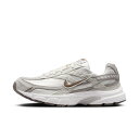 ナイキ ウィメンズ イニシエーター IB4339-001 レディース スニーカー ： サンド×セピア NIKE IB4339 001 imbkk