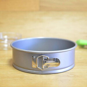 �P�[�L�^ 23cm �H��@�� �J���t�@���� �X�v�����O�t�H�[�� Calphalon Nonstick Bakeware, Spring Form Pan, 9-inch 1826048