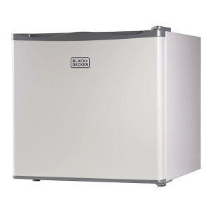 �Ⓚ�� 34L �R���p�N�g �u���b�N�E�A���h�E�f�b�J�[ BLACK+DECKER BUFK12W Compact Upright Freezer Single Door, 1.2 Cubic Feet, White �Ɠd