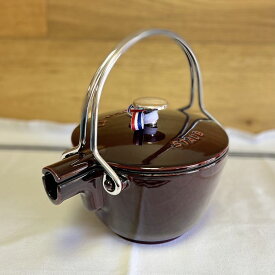 ストウブ ティーポット ケトル 950ml ホーロー フランス グレナデン ダークレッド Staub Round Cast Iron 1-Quart Teapot/Kettle in Grenadine