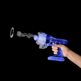 水蒸気の煙で輪っかを作るおもちゃ ゼロブラスター ブルー 火を使わずに煙を出す Zero Blaster Vapor Vortex Generator - Blue by Zero Toys