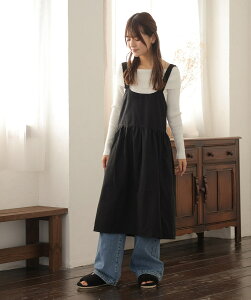 エプロン フレア シンプル 無地 ギャザー 可愛い フェミニン ガーリー ポケット ワンピース風 大きめ 料理 被るだけ 女 母の日