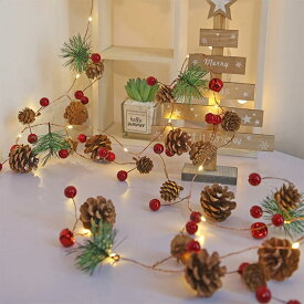 クリスマス お正月 飾り LED ライト 電池式 松 松ぼっくり サンキライ 赤い実 Xmas 装飾 イルミネーション デコレーション 2m 20灯 ガーランド 灯りを点けなくてもそのまま飾るだけでもクリスマス気分 木の星