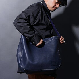 AMERICAN WANNABE アメリカンワナビー /「LEATHER NEWS PAPER BAG / NAVY」レザーニュースペーパーバッグ / 鞄 / ショルダーバッグ / 肩掛け / トレードマーク / ロゴ / アクセサリー / 小物 / 本革 / レザー
