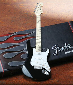 �y�V�i�zAXE HEAVEN Fender Stratocaster Classic Black Finish Miniature Guitar Replica FS-002