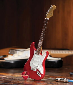 yVizFENDER STRAT CLASSIC RED FINISH MINIATURE GUITAR (~j`AM^[ )