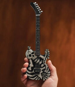 yVizAxe Heaven George Lynch Signature Skull & Bones J.FROG Mini Guitar Replica Collectible GL-188 (~j`AM^[ )