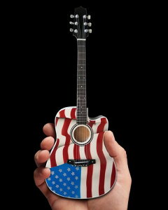 �y�V�i�zAxe Heaven Toby Keith Signature USA Flag Acoustic Mini Guitar Replica Collectible TK-380
