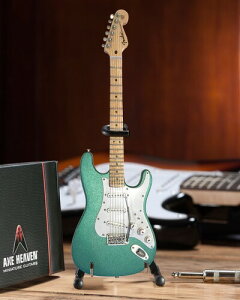 �y�V�i�zAxe Heaven Aston Martin Almond Metallic Green Finish Fender Stratocaster Mini Guitar Replica Collectible FS-030