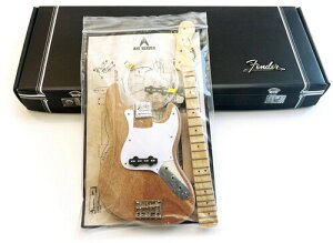 �y�V�i�zAxe Heaven Fender Jazz Bass Build Your Own Model Kit Mini Bass Guitar Replica Collectible FG-572