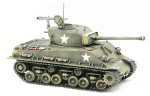 ���f���L�b�g�y�V�i�zWorld War II M4 Sherman Medium Tank with Four Figures 1/48 Scale Model Kit�yF2026/4/15�����z