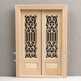 90000027【1点販売】ミニチュア木製ドア 1点販売 彫刻デザイン 扉開閉可 ドールハウス用建具 木製ミニチュア扉 開閉式 ドールハウス用 1/12スケール 建具パーツ ミニハウス DIY 交換用扉 精巧彫刻 木材 ミニチュア家具