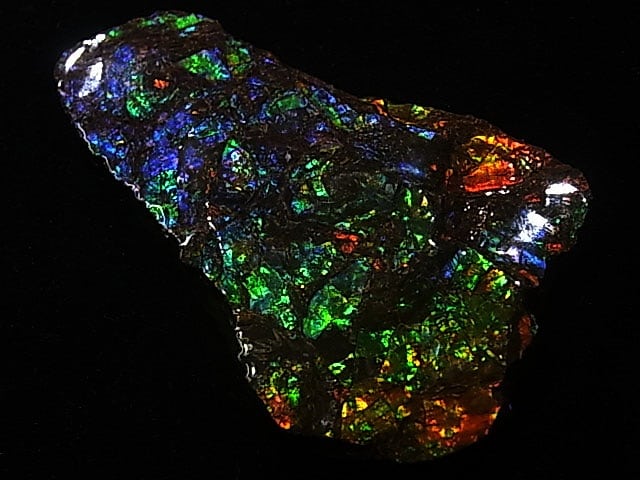 アンモライト 破片・欠片(かけら）<br>稀少な カナダ アルバータ州 レスブリッジ産<br> アンモナイト 実物 レア 化石<br>アンモライト研究所 発行 <br> にも解説されている 自然が生んだ 美しき色