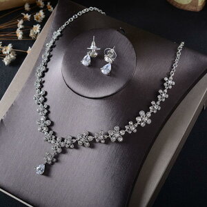 EFfBO ANZT[ lbNX AEFfBO AAp[eB[ ԉŃACeAuC_ANZT[@lbNXsAXorCAOZbg@@uCYCh