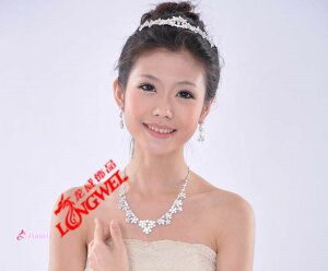 AԉŃACeAuC_ANZT[CXg[̃lbNXsAXorCOeBA3_WG[Zbg@@uCYCh