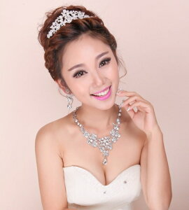 AԉŃACeAuC_ANZT[̃lbNXsAXorCOeBA3_WG[Zbg@@uCYCh