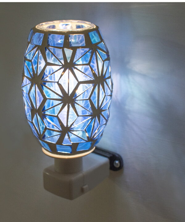 楽天市場 アロマランプ アロマライト Led コンセント モザイク おしゃれ 和風 ステンドグラス かわいい アロマ ランプ 照明 電気 ガラス 麻の葉 レトロ 赤 青 緑 インテリア 雑貨 インセンス 香り 癒し 子供部屋 プレゼント あさのは おしゃれ照明のampoule