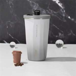 �yTYESO �^���u���[ �z���_�[����z�W�t�� �L�k�X�g���[�t���^���u���[ 600ml ��e�� �^��f�M �ۉ� �ۗ� ���� ������� ���I���Ȃ� �}�O�{�g�� �^���u���[ �ʋΒʊw �v���[���g�p �Ƒ� �J�b�v
