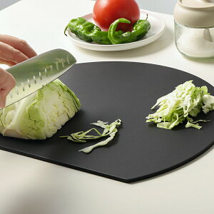 丸いまな板 エラストマー 丸型 まな板 丸いまな板 食洗機対応 軽量 抗菌 スリム 耐熱 まないた D型 丸 半円 カッティングボード 多機能 かまぼこ型 黒 大きい 薄型 Mサイズ Lサイズ 丸型 ラウ