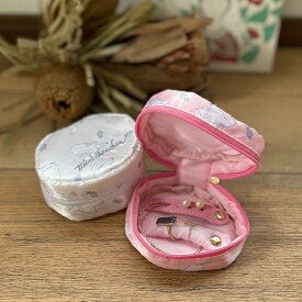 【50%OFF】アクセサリーポーチ アクセサリーケース 携帯用 ジュエリーポーチ アクセサリー収納 小物入れ 丸型 丸 円形 レディース 大容量 おしゃれ かわいい 旅行 持ち歩き コンパクト 猫 ネコ ねこ サテン ピンク ホワイト ベージュ