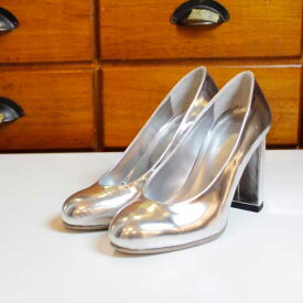 送料無料!MAISON EUREKA【メゾンエウレカ】FLARE HEEL PUMPS【056】SILVER シルバー 通販