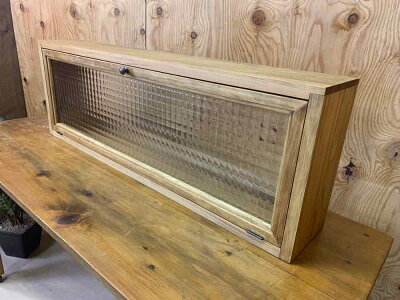 横型キャビネットフラップダウン式チェッカーガラスアンティークブラウン85×15×29cm真鍮つまみ背面上下桟木製ひのきハンドメイドオーダーメイド