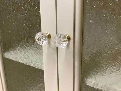 キャビネットフローラガラスアンティークホワイト50×25×80cmニッチ用背板ありパンプキンノブ北欧木製ひのきハンドメイドオーダーメイド