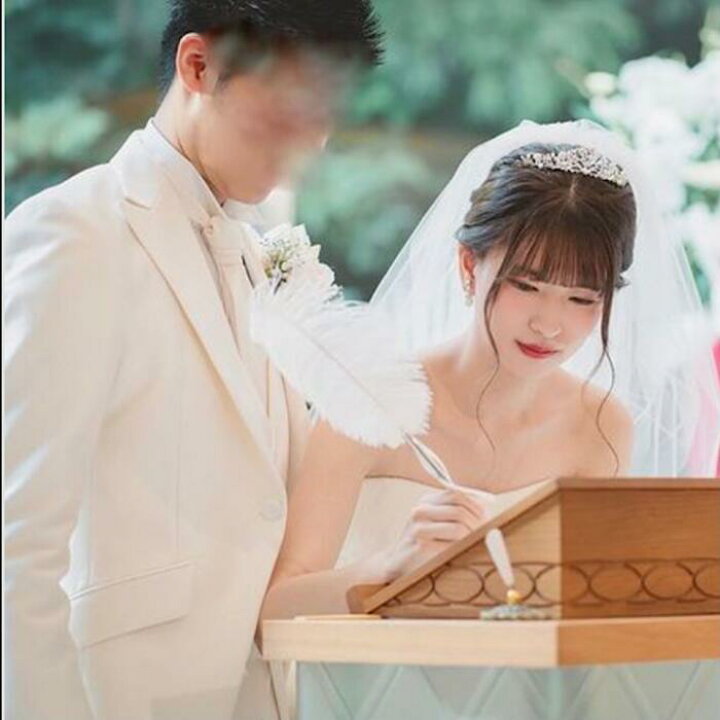 楽天市場】【キュートな曲線美ティアラ】【飾り過ぎないナチュラル感 