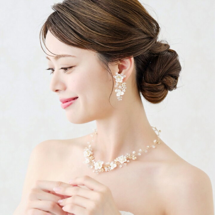 楽天市場】【軽やかワイヤーネックレス】【リゾートな雰囲気のお花  