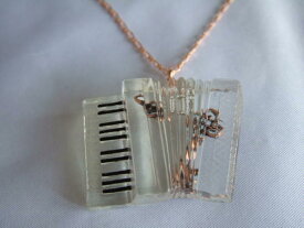 音楽　ピアノモチーフ　カギ　ミュージック　ゴールドチェーン　セール！