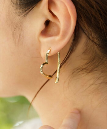 ハートフープピアス【レディースアクセサリーイヤリングピアスシルバーゴールドハート】（両耳用）