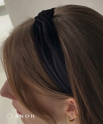 ベロアカチューシャ/レディースへアーアクセサリーカチューシャヘアバンドおしゃれトレンド大人かわいい黒ブラックヘアアクセサリーお呼ばれベロアベルベット