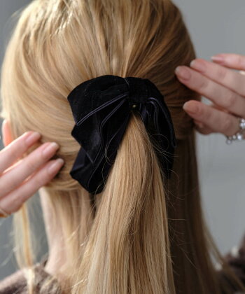 ベロアリボンバナナクリップ/レディースへアーアクセサリー大きめバンスクリップ髪留めヘアアクセサリーフォーマルビッグヘアクリップヘアアレンジバナナクリップリボンビッグリボン