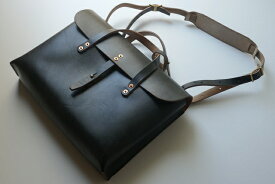 JUMPING MOUSE GOODS【ジャンピングマウスグッズ】MODEL　SATCHEL LONDON / COL BLACK/英老舗J&F.J BAKER社オークバーク鞣しレザー黒BRIEFCASEバッグ(取り外し可ショルダーストラップ付）40×28.5×8.5センチ