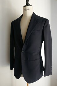 新着SARTORIA VESTRUCCI【サルトリアヴェストルッチ】MODEL SV1254MEN'S MIDNIGHT BLUE NAVY BLAZER /COL 01 /英老舗HUDDERSFIELD社ヘビー435gram3PLYサマーフレスコ織ハンドメイドS3Bノーベントジャケット（専用ハンガー&ケース付き）