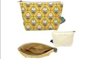 【送料無料】【かえるのピクルス】【pickles the frog】化粧ポーチ【イエロー】【黄色】【レトロフラワー】【ピクルス】【ぴくるす】【かえる】【カエル】【ポーチ】【ケース】【小物入れ】